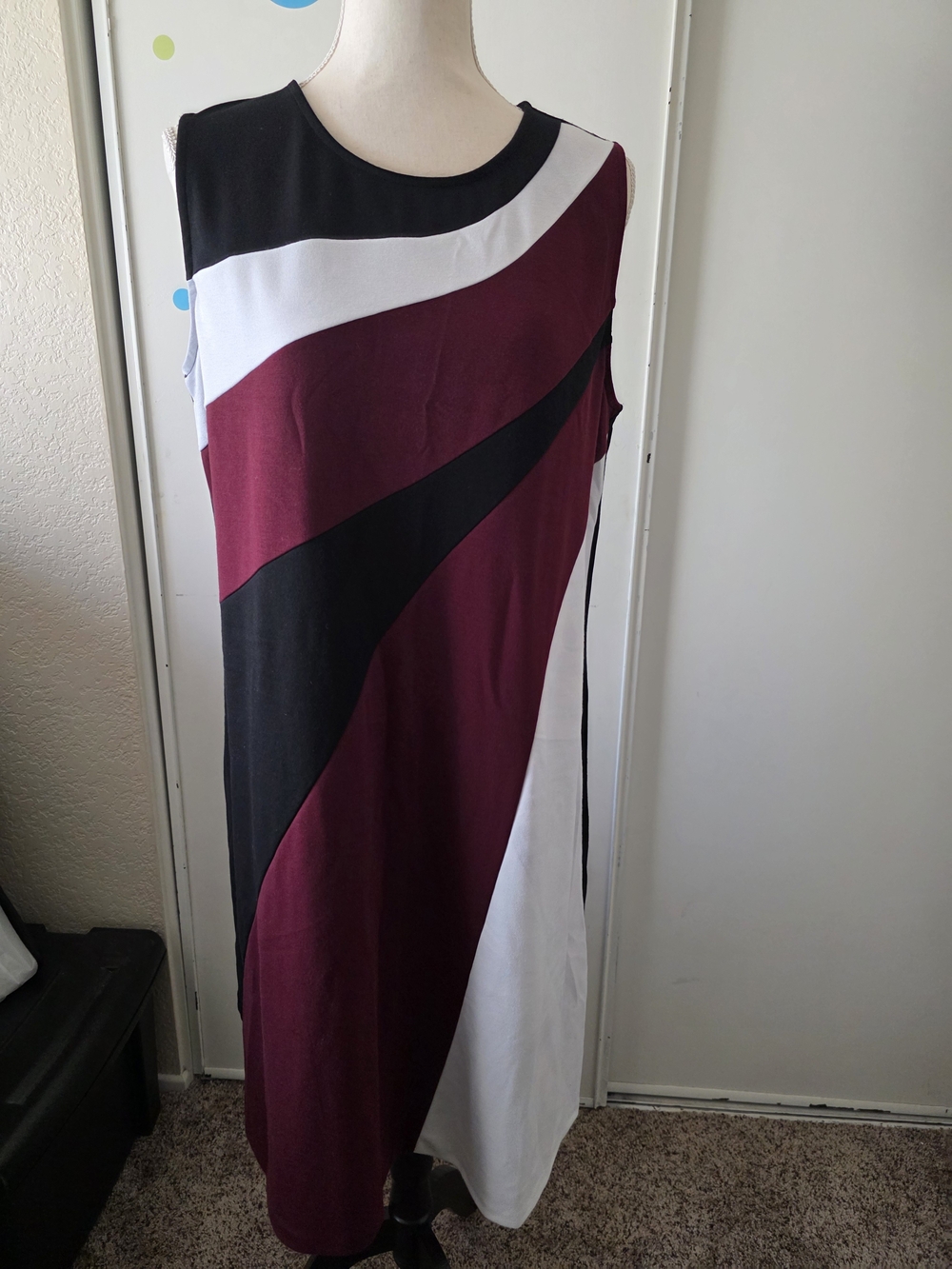 Avenue Sleeveless Midi Colorblock Dress in Burgundy, Black & White